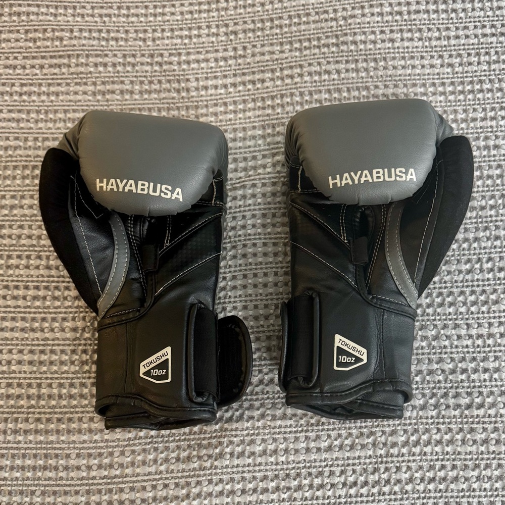 Hayabusa T3 Boxing Gloves 10oz